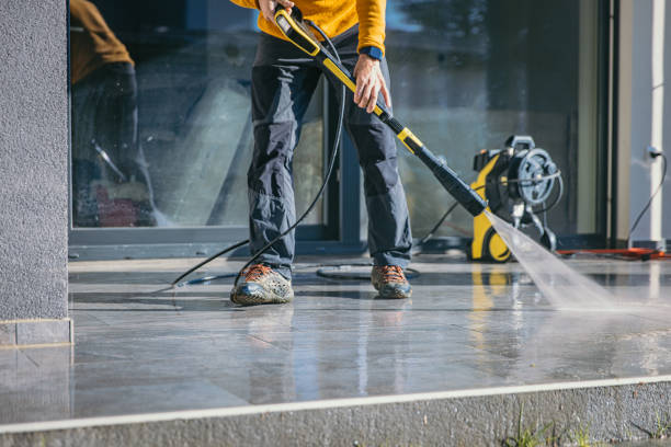 Best Garage Pressure Washing  in Lakewood, WA